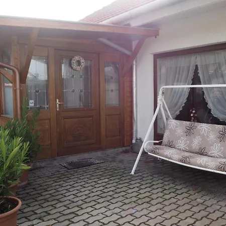 Bory Apartman, Zart Udvari Parkolas, Met Arena 2,5 Km Szekesfehervar Exterior photo